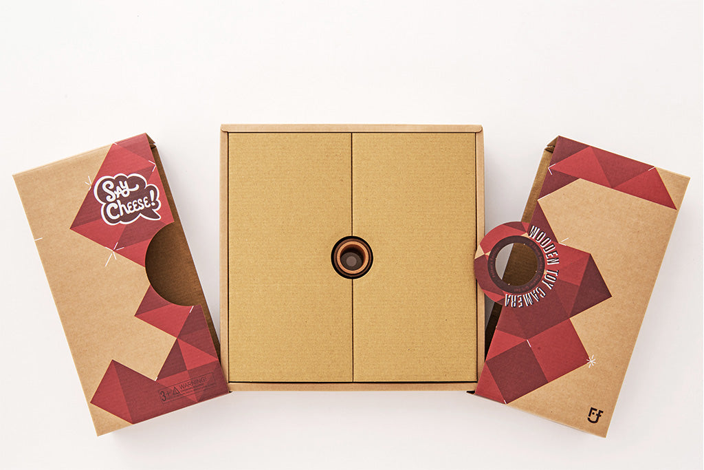 Enhance your playtime with our wooden toy camera gift set, featuring a 35mm wooden camera and four wooden flashes. This versatile set not only fuels creative play but also serves as an attractive home decor addition.