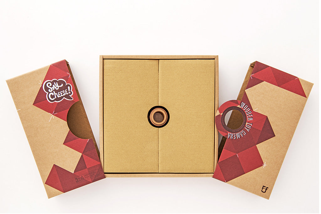 Enhance your playtime with our wooden toy camera gift set, featuring a double lenses twinkle wooden camera and four wooden flashes. This versatile set not only fuels creative play but also serves as an attractive home decor addition.