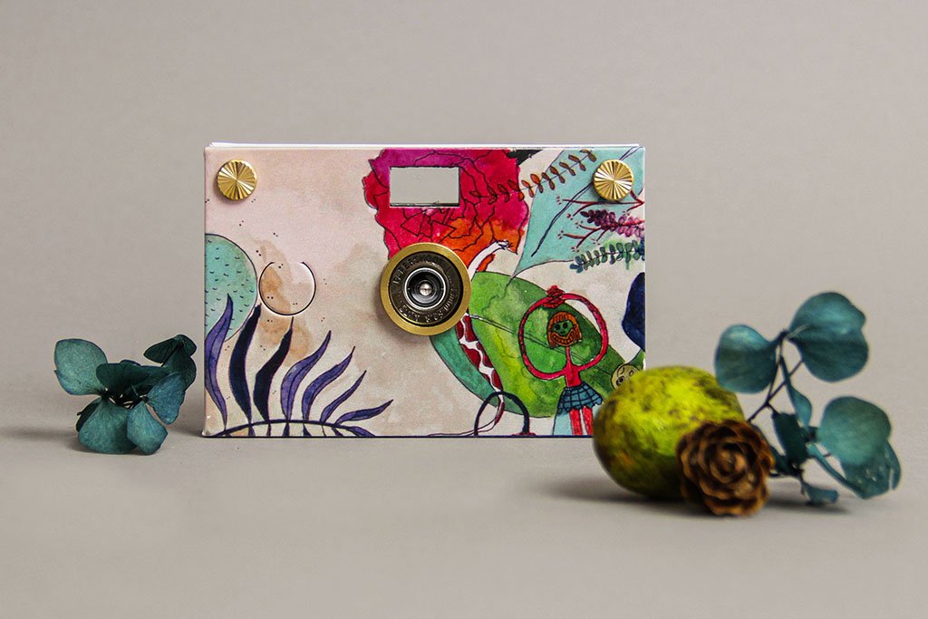 Father's Factory Rainbow PaperCam paper digital camera is a fun and easy to use working digital camera with recycled paper case for any beginner photographers.