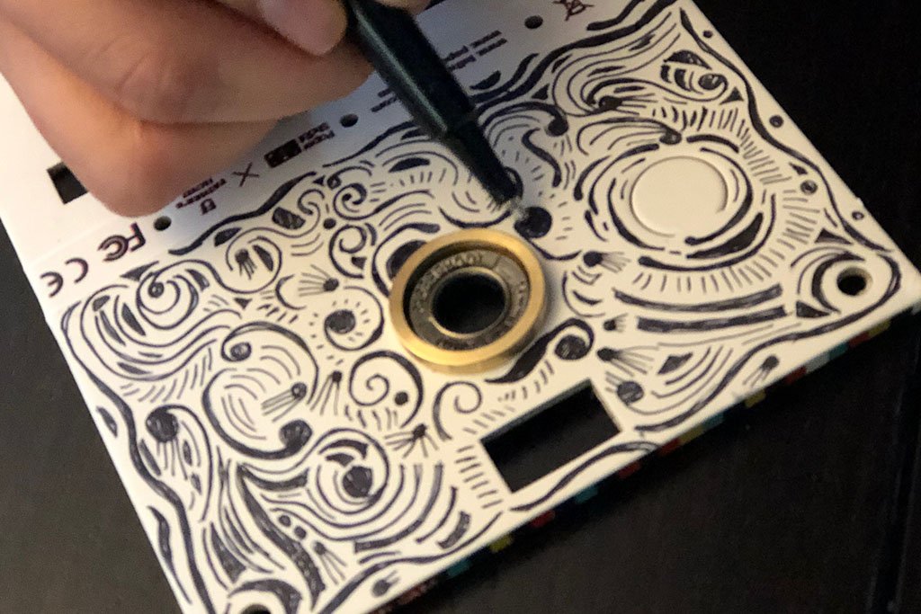 Father's Factory PaperCam paper digital camera is a working digital camera with recycled paper case. You can draw your own camera case perfect for any photographers who love to create