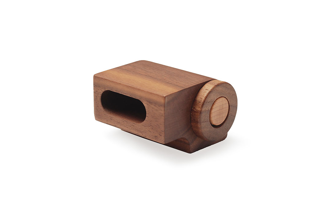 No.2 Vintage Wooden Toy Flash