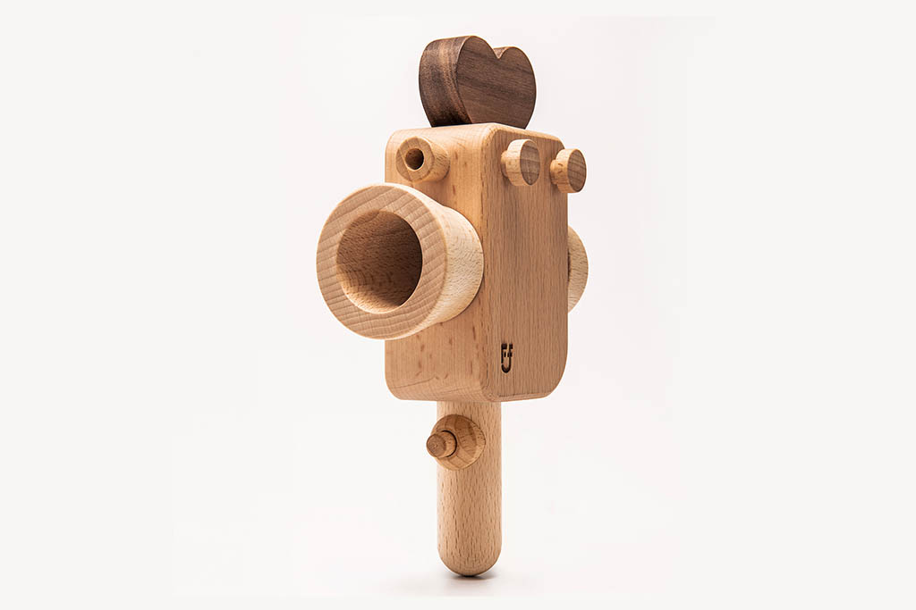 Father's Factory wooden toy camera, Super8 wooden toy camera has kaleidoscopic lens. It’s perfect of pretend play, open ended play, sensory play, and homeschooling. Montessori and Waldorf toy. It’s made of walnut and beechwood with heirloom quality. It’s a non toxic, natural, and environmental friendly toy. No Battery-Operated or Plastic Toys. Tested To Meet All Safety Standards. Perfect interior decor for kid’s room.