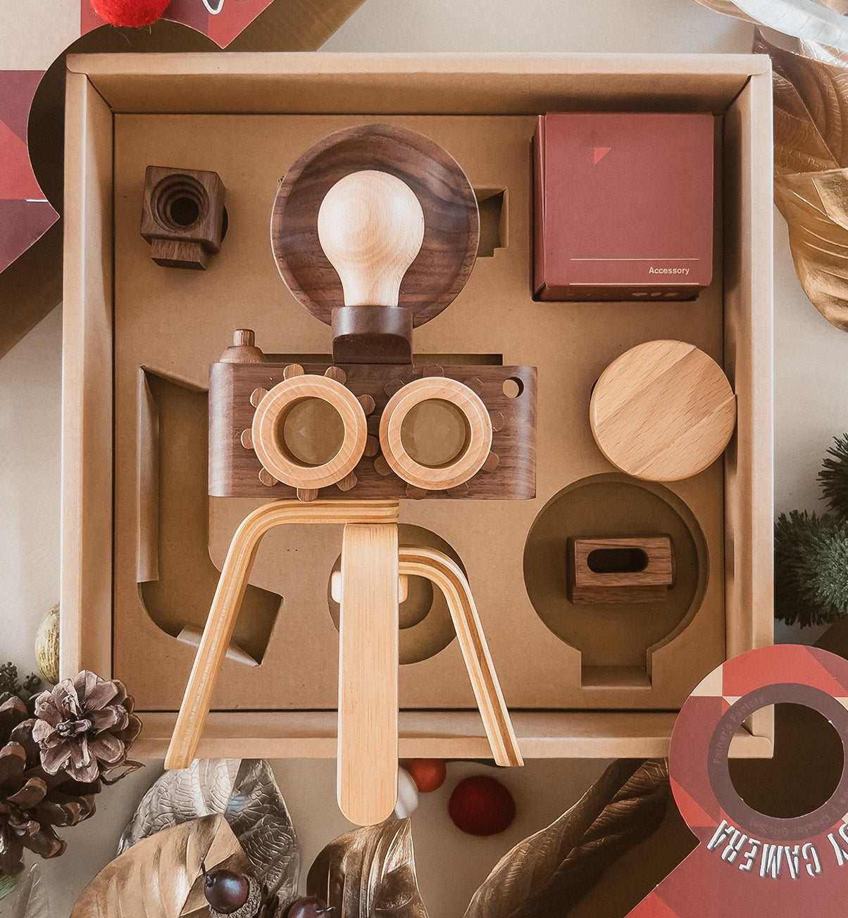 Enhance your playtime with our wooden toy camera gift set, featuring a double lenses twinkle wooden camera and four wooden flashes. This versatile set not only fuels creative play but also serves as an attractive home decor addition.